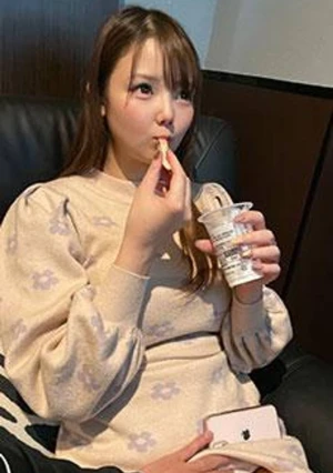 高級住宅街に住むリッチなお嬢様とランチ後ホテルでサクッと不倫SEXで生挿入。