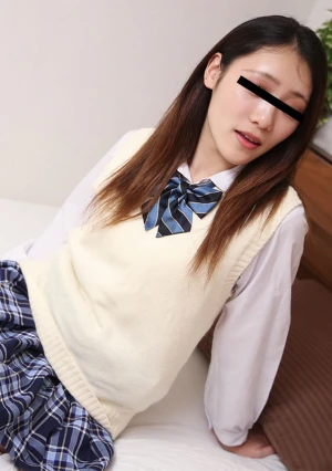 制服娘を電車でイタズラ