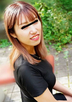 店長にモロバレ！イヤラシイ音をさせながら遅刻の連絡をするパイパン桃尻娘