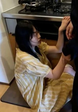 【個人】 滞納中の団地妻 嫌がりながらも糸引きお◯んこに強◯中出しで返済