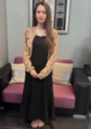 某ブランド美人ショップ店員のゆいちゃん。品のある大人女子も欲求不満には勝てません！