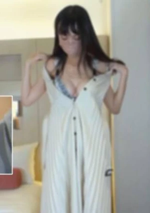 「おっぱい揉まれるのは浮気じゃない」という細身巨乳ちゃん！ すらっとしたスレンダーなモデル体型なのに素晴らしい天然おぱーい