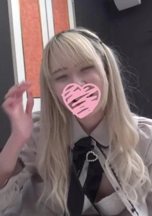 地雷服の色白スレンダー素人が生フェラチオ。 仲良しだから精子も飲んでくれました。