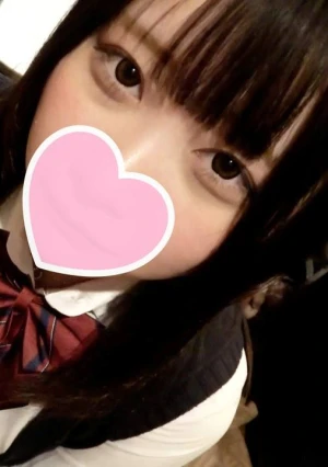 【無】 色白美肌のみくりちゃんとお楽しみデート。着せたままバックで中出しとベッドでハメ撮り中出しの二本立て。特典動画あり