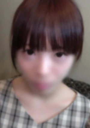 【初撮り／中出し】 しょ./う動物系ペットショップ店員。彼氏にプレゼントを買うため、ちいさい身体で恥じらいながらおか./ねを稼ぐ。