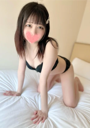 【秘蔵】アイドルを夢見る人気コンカフェ嬢と生中出しセックス！圧倒的透明感&挿入直後にとろける敏感体質は必見の価値あり♡【無】
