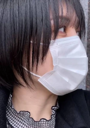 【完全素人】 田舎から出てきた美人のはづきちゃんが連絡が取れなくなったので、会いに行って中出しハメ