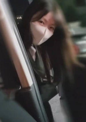 華奢なゆ〇と〇生・プライベート中出しハメ撮り。 濃い陰毛から溢れる精子。