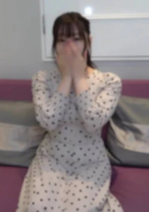 【鉄壁のガード】 何度イッても絶対に顔を見せてくれない色白Ｅカップ苦学生。 強烈なマンコの締め付けは誰もが皆、早漏に・・・。