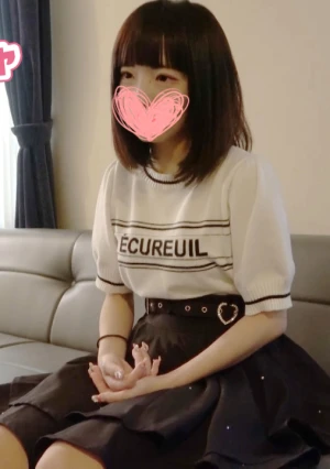 色白スレンダーのいもうと系メンエス嬢の発達したおわん型美乳に興奮止まらず裏オプ性交で本番中出しファック！【無修正】