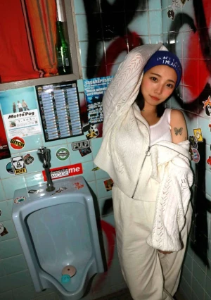 【神乳JD】 めちゃカワ神乳ダンサーJDをクラブトイレに誘いこみPuffpuffフェラ→お持ち帰りして中出し東京天国