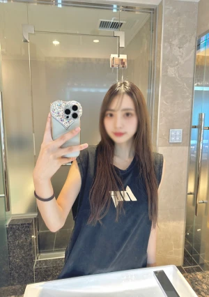 【顔出し】 【初撮り】YouTuberの卵がFC2降臨！撮影の緊張と気持ちよさでちびってしまいました。。。※レビュー特典は彼女のプライベート写真と動画です