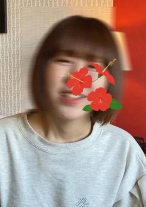 隠れビ〇チの童顔ガールが人生初の4発ごっくん！ たわわバストに男性陣も大興奮の4連続フェラ抜き★未希ちゃんVol.1