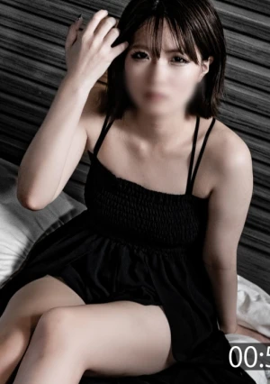 【スタイル良】 大　**　デ　ビ　ュ　ー　の　真　面　目　系　女　。　※モロ見え無修正。