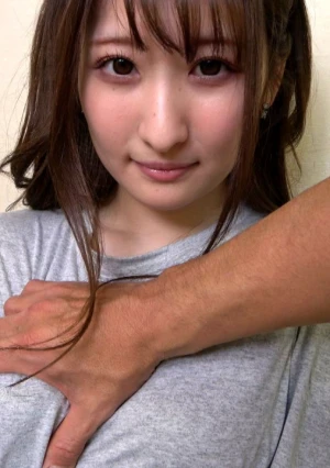 個撮)蛇舌！キュートな彼女【色白ボディ＆ベロ長】 ベロを絡ませねっとりスロート！高速ノーハンドフェラ【大量口内発射】