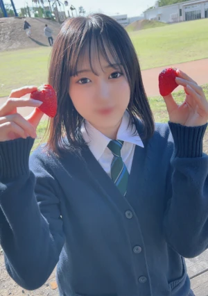 時間が止まったかの様な田園地帯で育った純粋であどけない笑顔の女のこをノーパンにして・・・無邪気さと従順な制服姿に発情し卒 業してしまう前に野外口内発射＆追撃生中出し！