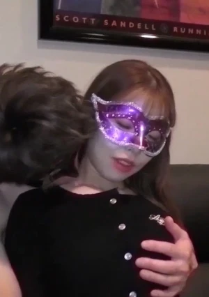 飼い慣らしが終わって快楽を感じ始めた人妻　チ〇ポとバイブの交互挿入に本気で啼いた！！