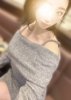 【中出し/素人美女(20)】 モデル級のスタイルに凄テクと名器を持つ極上美女が感じまくってイキまくり！気持ち良すぎて早々に中出しで生搾りされましたｗ045