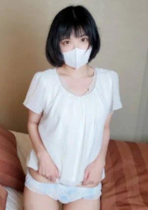 【無修正・完全素人】 中出し上等！恋愛下手で３年彼氏ナシだけどエロ電波ビンビン！メイドカフェで働く可愛くてＨ大好きな●リ顔ド素人嬢（ちっぱい）がマン汁垂れ流して極太マラを大歓迎イキっ！