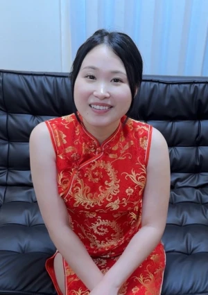 [馬並み発射/餅超え] 嗚咽しながらﾌﾞﾘｯﾌﾞﾘの超固形ザーメンを掻き集めて食べる黒髪OL