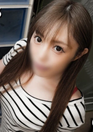 ど　う　で　も　い　い　と　思　え　る　誘　惑　の　美　女　。 　※モロ見え無修正。