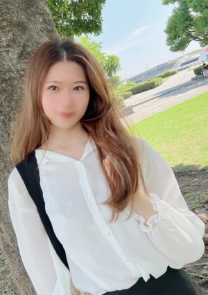 ミニスカートから生足美脚を露出させる美容スタイリスト！！敏感すぎるスレンダーボディに刺激を与えるとアレを吹きまくりでびっしょりベット濡らし2回連続生中出し！！