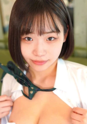 初撮り、 Hカップ巨乳美乳、元運動部でくびれあり美女、制服が似合う、みあんちゃんのパイパン中出しハメ撮り　レビュー特典無修正