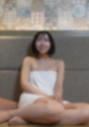 【顔出し】 【潮吹き】表向きはモブなのに脱いだらすごい。全身性感帯、引き締まったエロボディのイキすぎどスケベ女です。大っきい生チンポで痙攣ガクガク完全燃焼