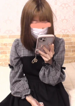 同じ会社で勤務する職場の美マンコの同僚とついに内緒でハメ撮りできました。