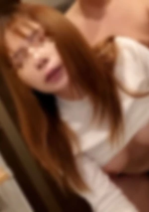 【個人】 旦那がいない隙にお○さんの隣で声を押しころすも問答無用の中出し回収