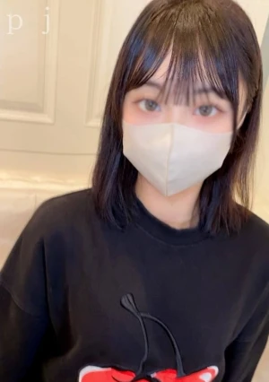 【先行公開】 アイドル顔パッチリ目ちゃん　困り果てお●もらえるよ。言われるがまま脱がされて…