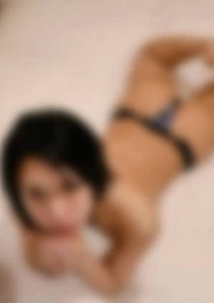 【乱交】 【中出し】スレンダー美人がAV監督にあこがれを持つキモイおっさん3人にハメられている動画を入手しました