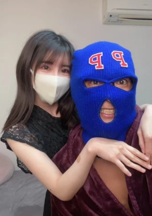 【オタクと繋がりすぎ！】 超超淫乱な潮吹きアイドル！ スレンダーな身体で絶頂と潮を連射！【めい(22)】