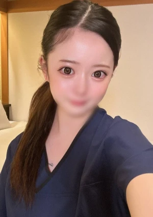 [即ハメ中出し素人妻］無修正【Fカップ美人介護士】 ≪あなたのコ種、私にください≫夫が働いているのにマチアプで他人棒受け入れる幼妻！ギュンッギュンッ締め付けてくるキツマン➡ザーメン種付　フェラごっくん有