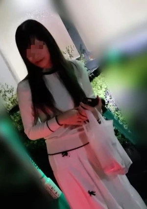 【個人】 薄ら笑い若妻 また逃げるも確保のすえ祖◯宅でお仕置き3Pで堪らず何度も果てて 大量膣内回収