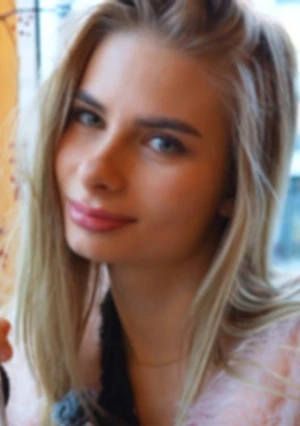 初撮り！ ガチ天使！史上最高にかわいいクセニアちゃん。ハタチになったばかりのウクライナ人です。チンポ挿れたら大絶叫でイキまくる、締り良い美マンコに中出し。4K60p