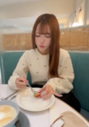 【顔晒し】 歌舞伎町で働くキャバ嬢。動画的に内容言えないけどﾊﾒ撮り中出し。