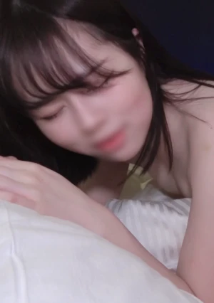 【初撮り】 都内某所のケーキ屋さんで働く童顔美女さなちゃん 敏感クリまんこを玩具で弄られ本気イキ連発♡ゴム無しセックスに中出し2発射されたら脳汁溢れちゃう。