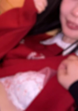 おじさんじゃなくてよかった・・・。安心し切ってる経験少なめもちもちスベスベなスレンダーボディに白濁液をぶち込む。