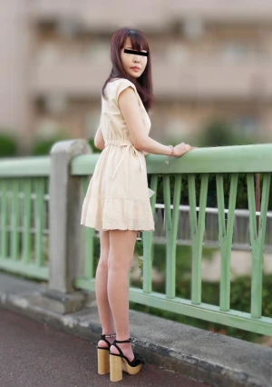 新居お披露目で誘った女の子と新しいソファでSEX