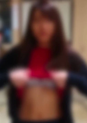 【無修正】 【野外露出】【素人個撮】ヤバすぎ圧倒的透明感の３１歳、細身美脚の人妻と超危険な街中デート