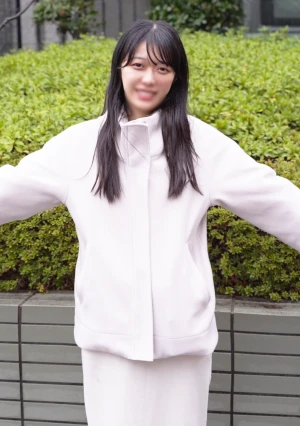 21歳美乳ムスメ　遠隔バイブで羞恥プレイ。グッショリ敏感おまんこでイキまくり‼