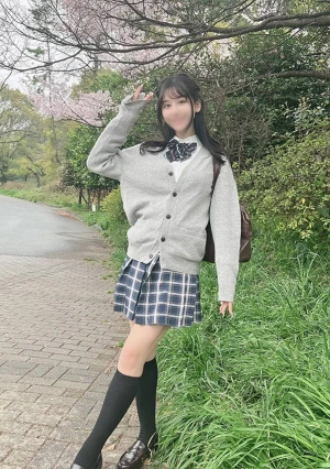 茶道部えみちゃん・18歳　隠れ巨乳な色白スレンダー美人　春の陽気でムラムラ発情中出しおせっせ