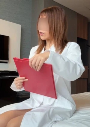 美人女医が①フェラ抜き精液検査でごっくん4連発②射精力の集団検診で怒涛の顔射7連発・麻希さんVol.3