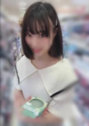 アイドルのぴちぴち美ボディ。オイルでヌルヌル。エロく濡れた経験少ない美ボディに中出し不可避。