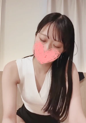 メンエス呼んだらすらっとして笑顔がキュートな清楚系美人登場！卑猥な性器の匂いに誘われたまらずハメ撮りしちゃいました。【無・中出】