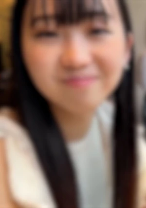 【ぱ完全顔出し】 人見知りのギリ合法の“ガチで**”の19歳コンカフェ嬢。乳首でイキ狂い剛毛びっしりマ○コに特濃中出し。