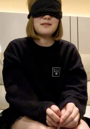 ななみ(18\) 嫌々していても結局流されてやりたい放題されてしまう。フェラしていたら喉奥に射精されて服を汚されたりクスコで膣内撮影されたり、おもちゃ責めして放置されたり。３回目撮影の別画角動画となります