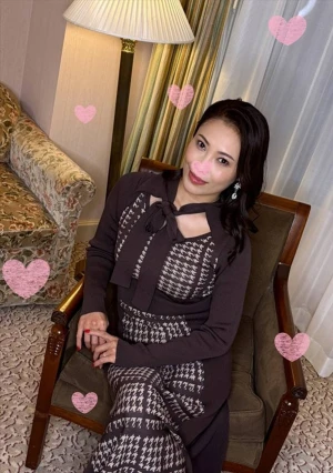 【ハイスペ熟女】 アラフォー上級国民妻 年下セフレとホテルで密会　イキ狂い大量中出し