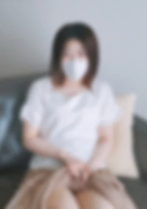 【無・完全素人】 真面目なお仕事をされている地味な感じのOL・21歳！経験人数１人のうぶマン女●の、お口いっぱい・おまんこいっぱい、おじさんの極太ちんぽを突き立てます！！